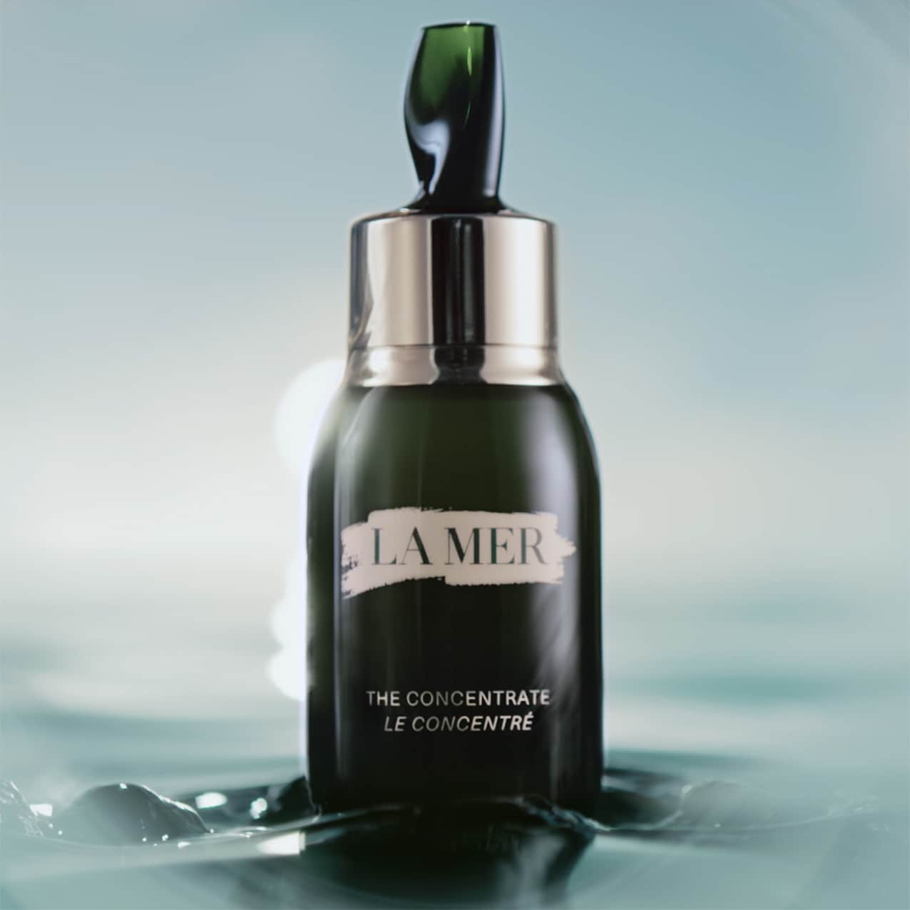 La Mer濃萃雙重修復精華。